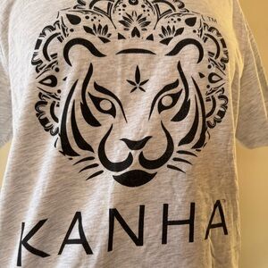 Bella Canvas adult F T-Shirt in Heather Gray Black Tiger Design